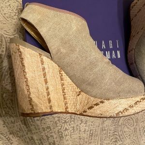 Stuart Weitzman nude wedges